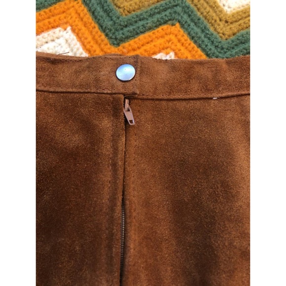 True Vintage 1970s Genuine Suede High Wasted Skirt - Picture 4 of 10